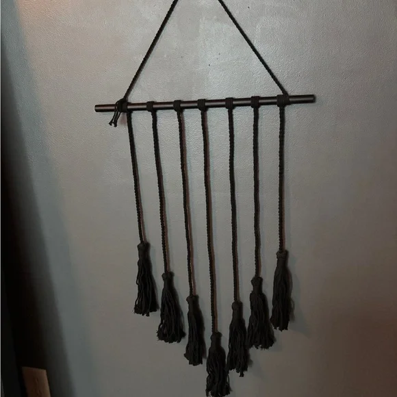 Boho Picture Hanger with Adjustable Clips - Picture 2 of 6